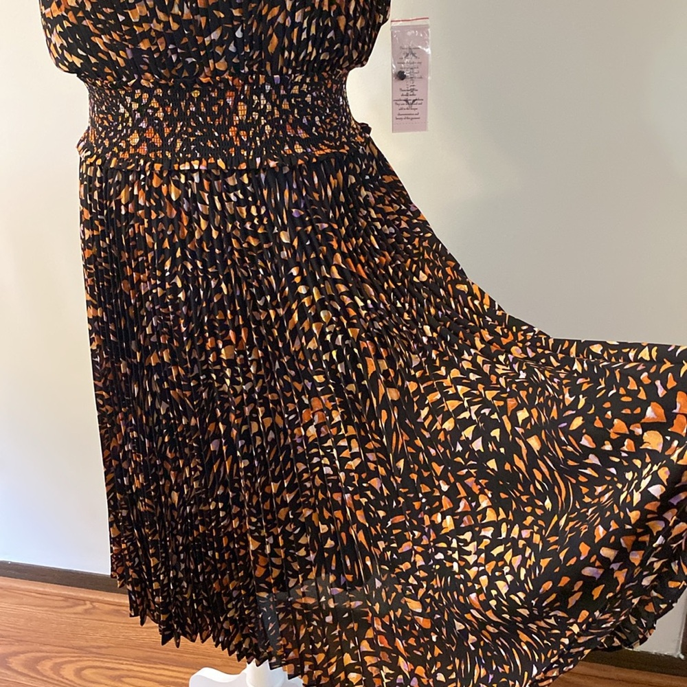Nanette Lepore black with orange print woman’s pleated dress, high neck sz 16 - Picture 5 of 15